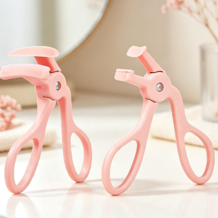 Metal Eyelash Curler with Built-in Comb for Various Eye Shapes