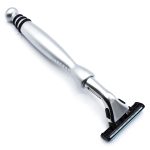 Three-blade rotary manual razor